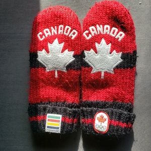Hudson's Bay Canada Mittens